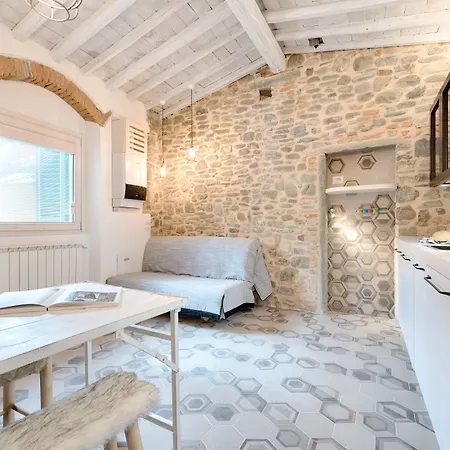 Giglio Oro By Mmega Apartment